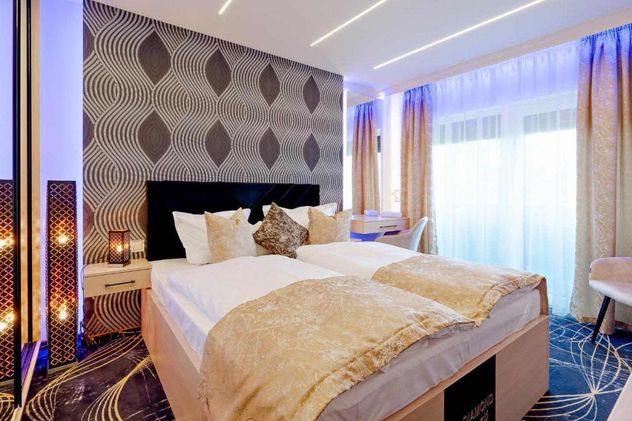 Bed and Breakfast Diamond Panzio à Hajdúszoboszló Extérieur photo