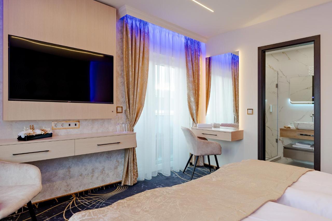 Bed and Breakfast Diamond Panzio à Hajdúszoboszló Extérieur photo